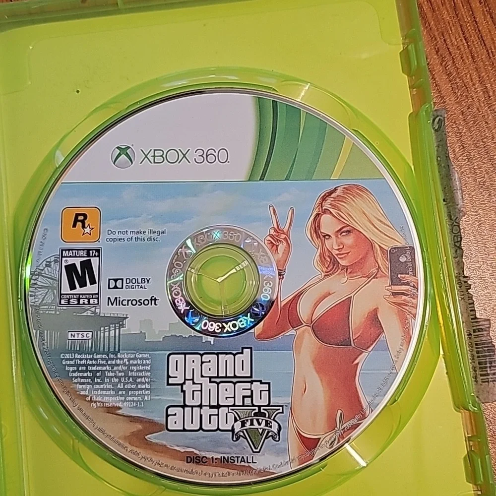 XBOX 360 GRAND THEFT AUTO FIVE -2 DISCS - USED